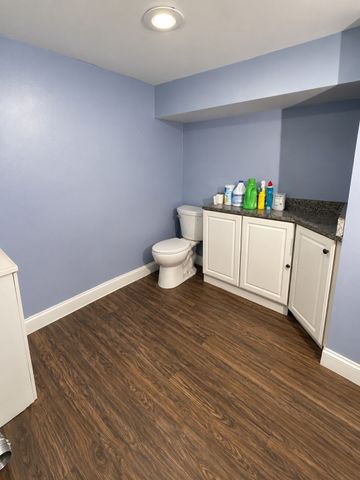 996 Walnut St, Fall River, MA 02720