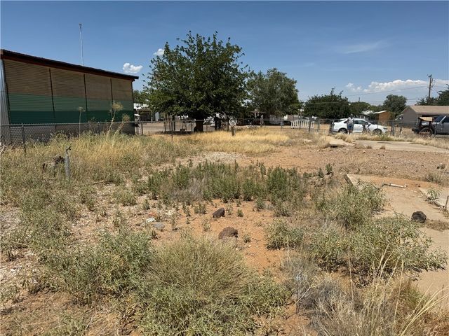 3940 E Shaeffer Avenue, Kingman, AZ 86409