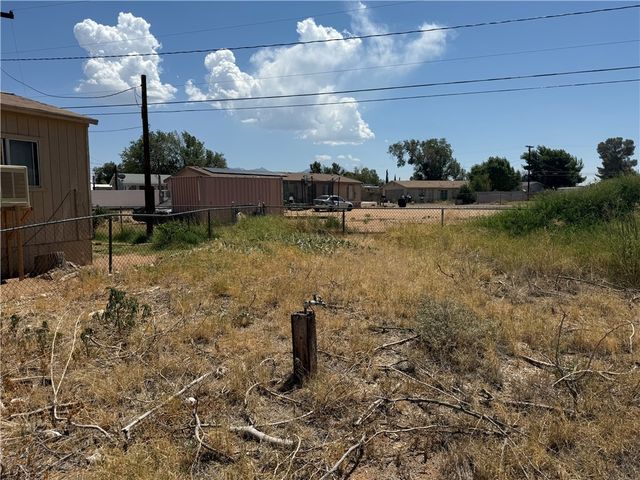 3940 E Shaeffer Avenue, Kingman, AZ 86409