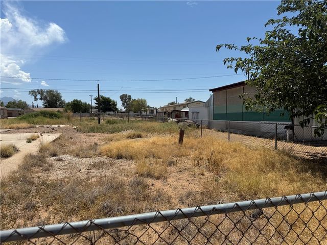 3940 E Shaeffer Avenue, Kingman, AZ 86409