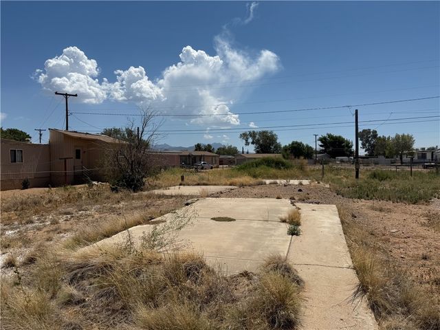 3940 E Shaeffer Avenue, Kingman, AZ 86409