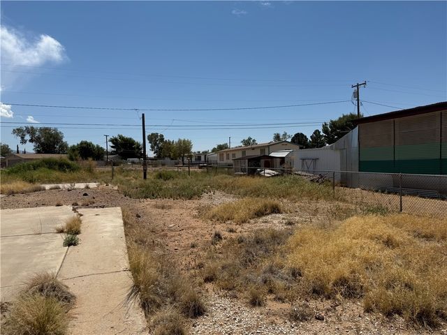 3940 E Shaeffer Avenue, Kingman, AZ 86409
