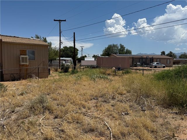 3940 E Shaeffer Avenue, Kingman, AZ 86409