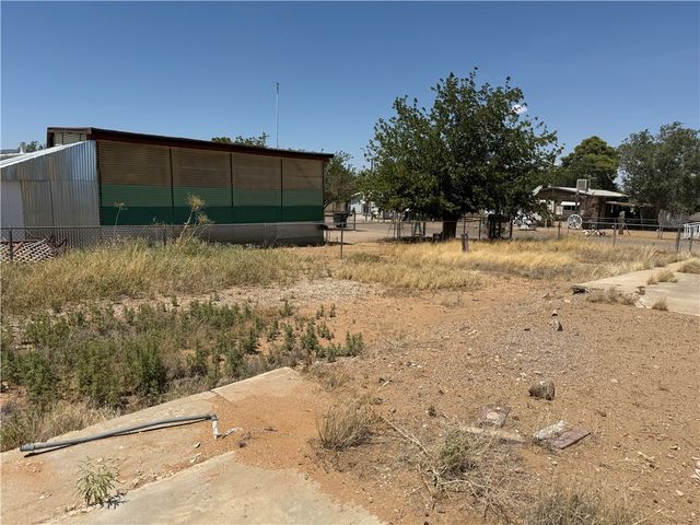 3940 E Shaeffer Avenue, Kingman, AZ 86409