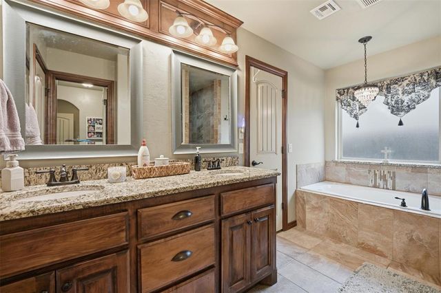 2236 Timber Ridge, Yukon, OK 73099