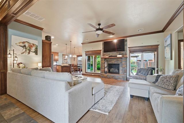 2236 Timber Ridge, Yukon, OK 73099