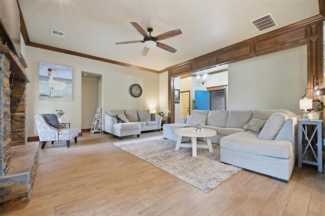 2236 Timber Ridge, Yukon, OK 73099