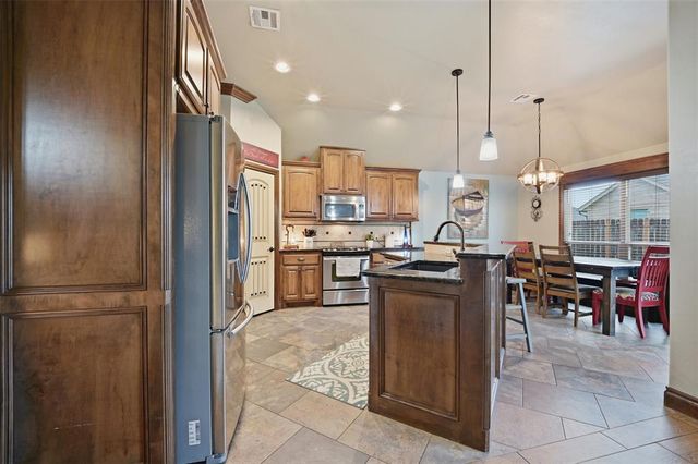 2236 Timber Ridge, Yukon, OK 73099
