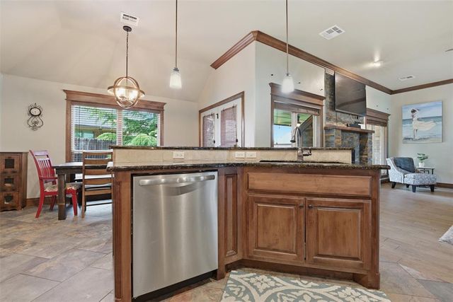 2236 Timber Ridge, Yukon, OK 73099