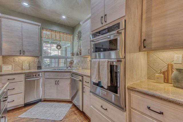 32 Crazy Horse Canyon Road, Salinas, CA 93907