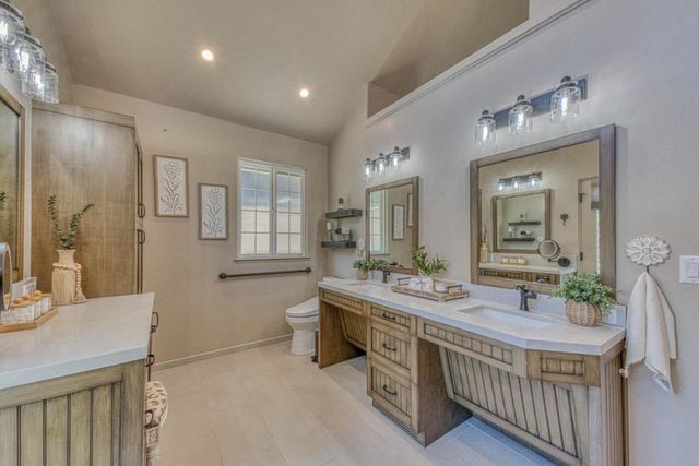 32 Crazy Horse Canyon Road, Salinas, CA 93907