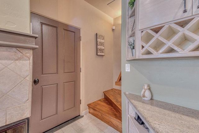 32 Crazy Horse Canyon Road, Salinas, CA 93907