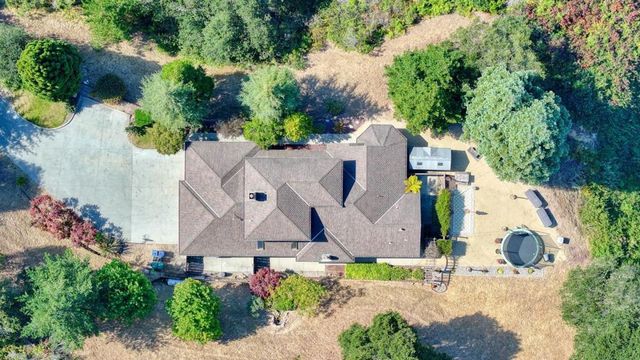 32 Crazy Horse Canyon Road, Salinas, CA 93907