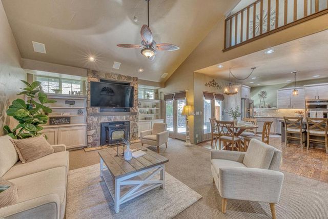 32 Crazy Horse Canyon Road, Salinas, CA 93907