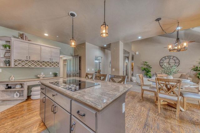 32 Crazy Horse Canyon Road, Salinas, CA 93907