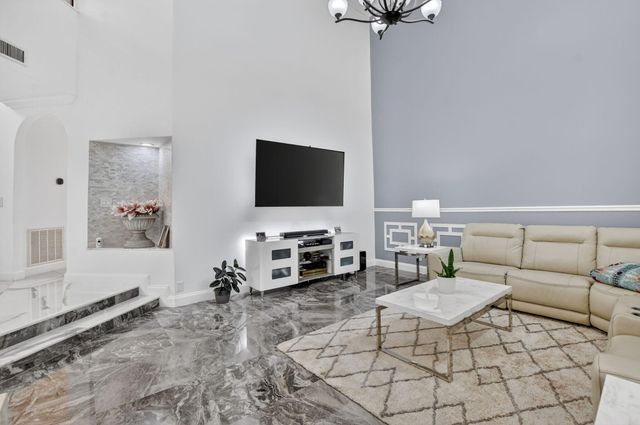 23260 Mirabella Circle N, Boca Raton, FL 33433