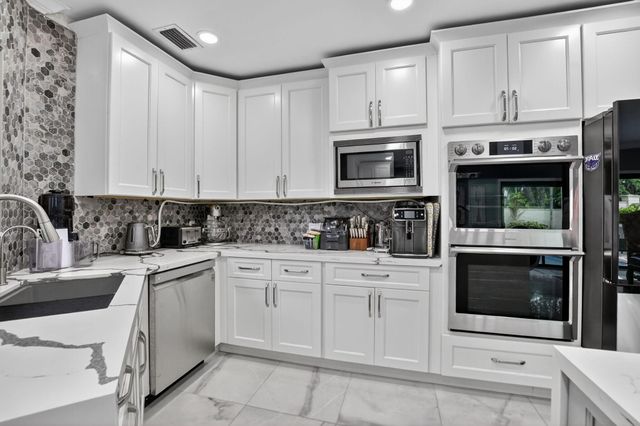 23260 Mirabella Circle N, Boca Raton, FL 33433