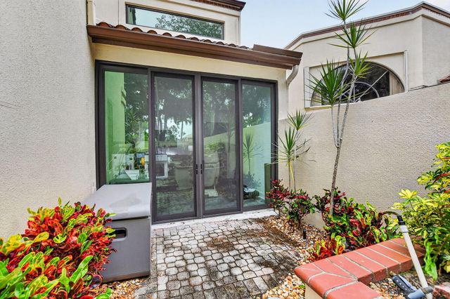 23260 Mirabella Circle N, Boca Raton, FL 33433