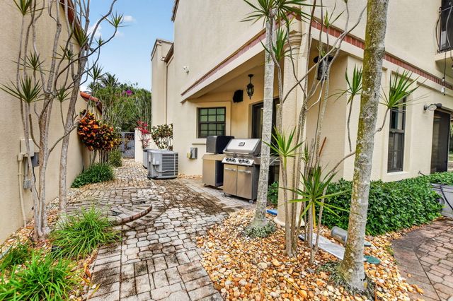 23260 Mirabella Circle N, Boca Raton, FL 33433