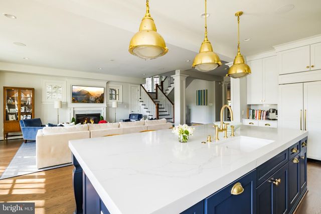 3300 NEWARK ST NW, Washington, DC 20008