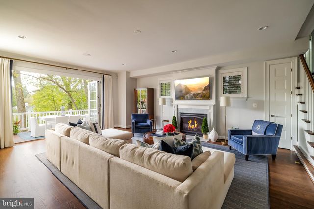 3300 NEWARK ST NW, Washington, DC 20008