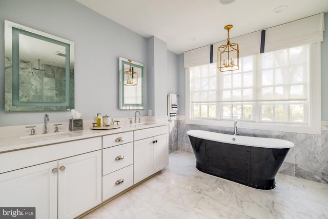 3300 NEWARK ST NW, Washington, DC 20008