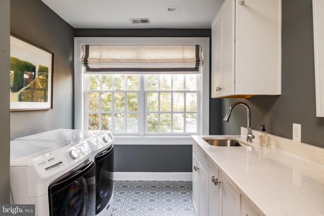 3300 NEWARK ST NW, Washington, DC 20008