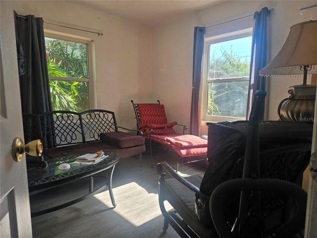 3908 W PINE STREET, Tampa, FL 33607