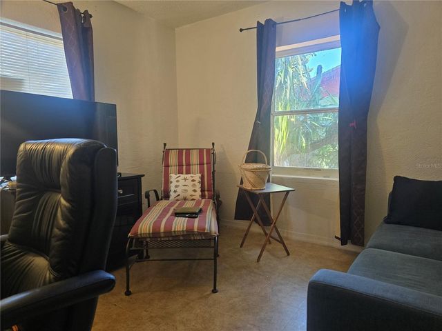 3908 W PINE STREET, Tampa, FL 33607