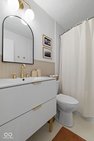 5823 Lakeland Drive, Indianapolis, IN 46220