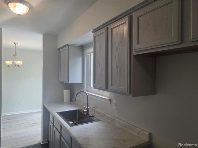 32126 Harvard Street, Westland, MI 48186