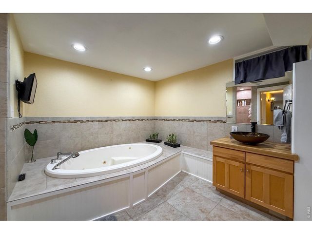 760 Francis St, Longmont, CO 80501
