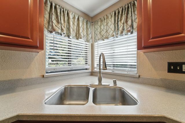 834 Cedar Ridge Dr, Turlock, CA 95382