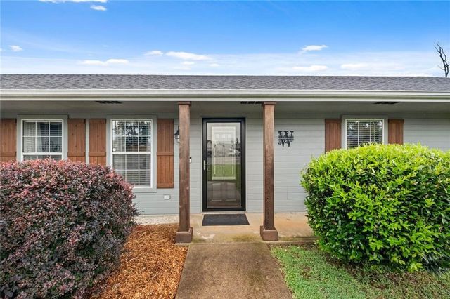 821 N 12th Terrace, Rogers, AR 72756