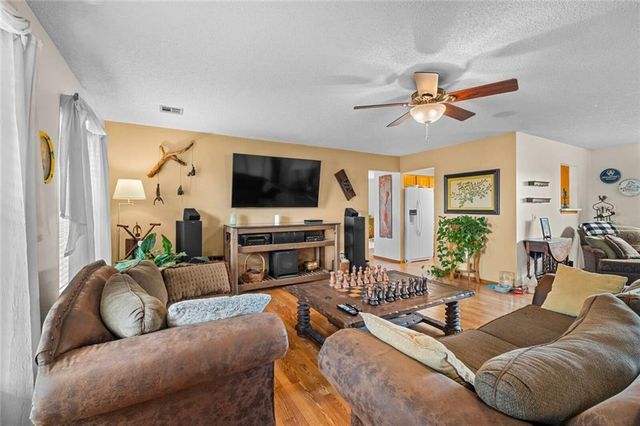 821 N 12th Terrace, Rogers, AR 72756