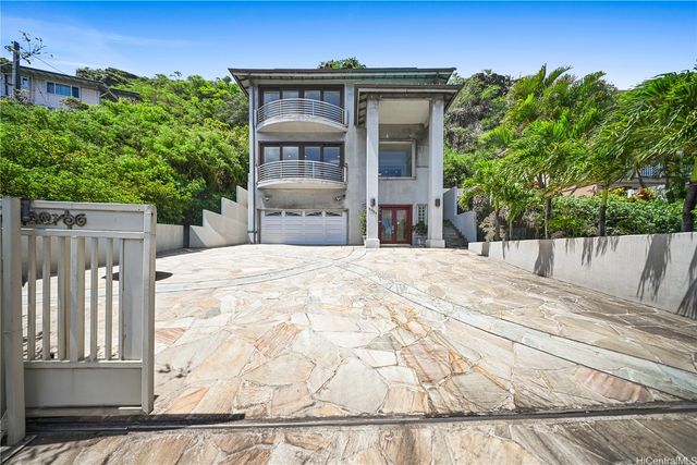 5984 Kalanianaole Highway, Honolulu, HI 96821