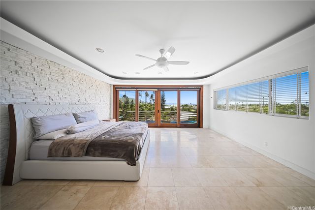 5984 Kalanianaole Highway, Honolulu, HI 96821