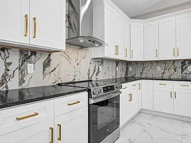 2835 60TH AVENUE N, St Petersburg, FL 33714