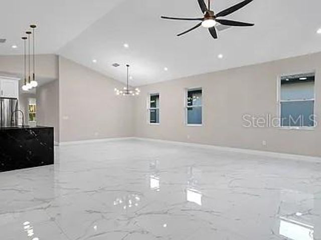 2835 60TH AVENUE N, St Petersburg, FL 33714