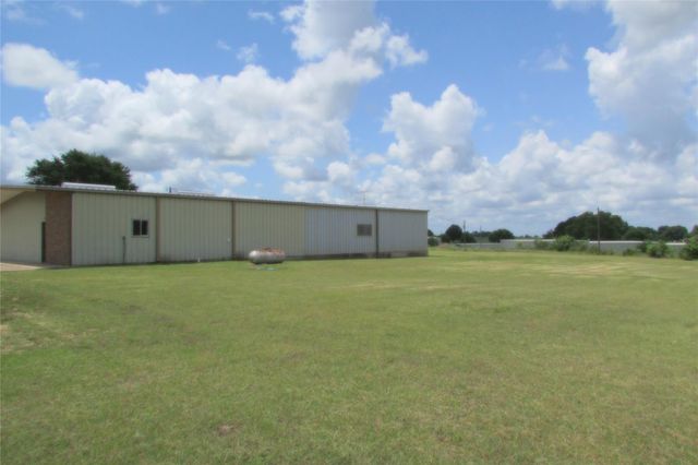 51 New Wehdem Road, Brenham, TX 77833