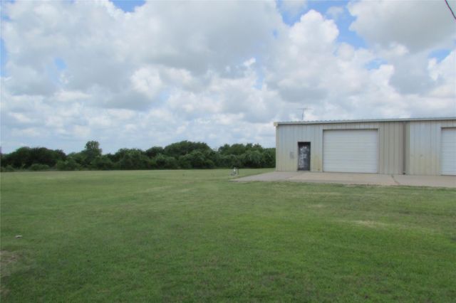 51 New Wehdem Road, Brenham, TX 77833