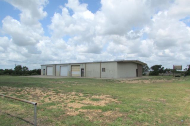 51 New Wehdem Road, Brenham, TX 77833