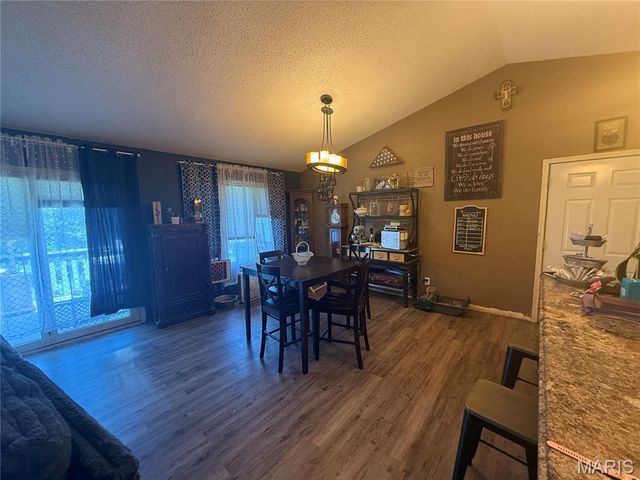 13306 Canuck Lane, Dixon, MO 65459