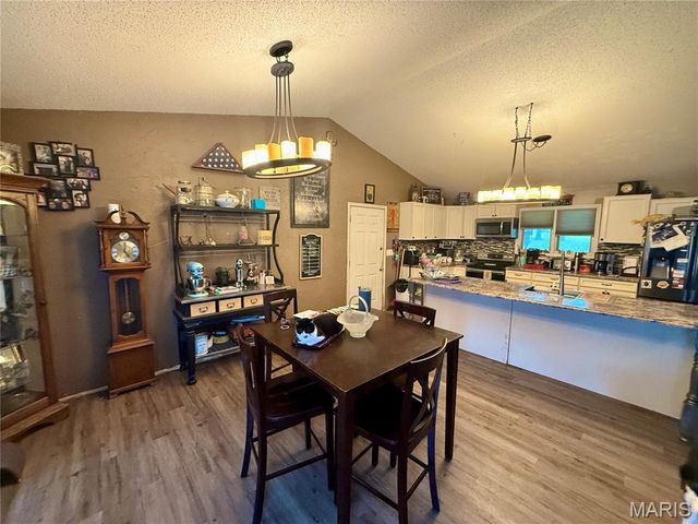 13306 Canuck Lane, Dixon, MO 65459