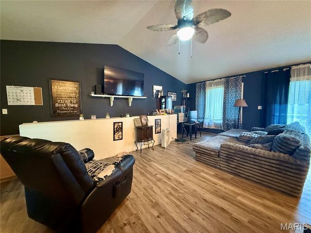 13306 Canuck Lane, Dixon, MO 65459