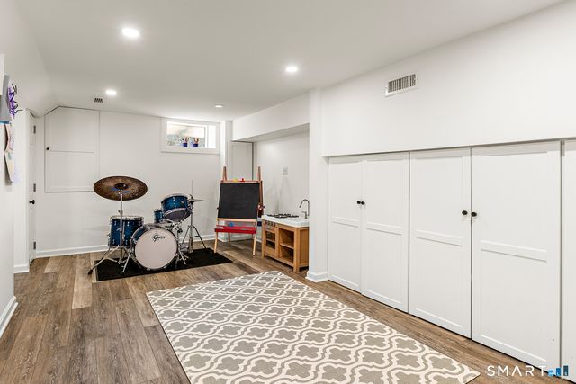 15 Charles Street, Darien, CT 06820