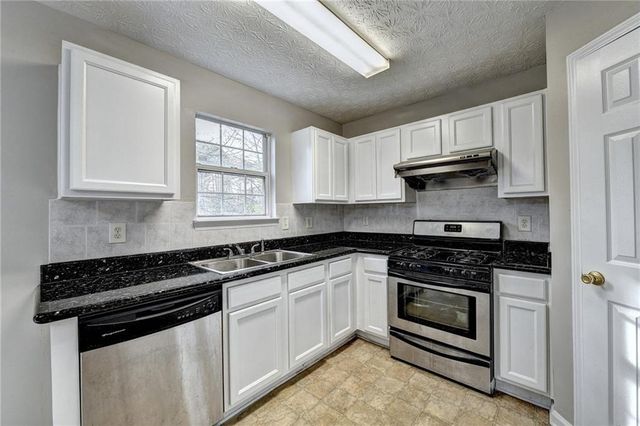 960 Melrose Park Place, Lawrenceville, GA 30044