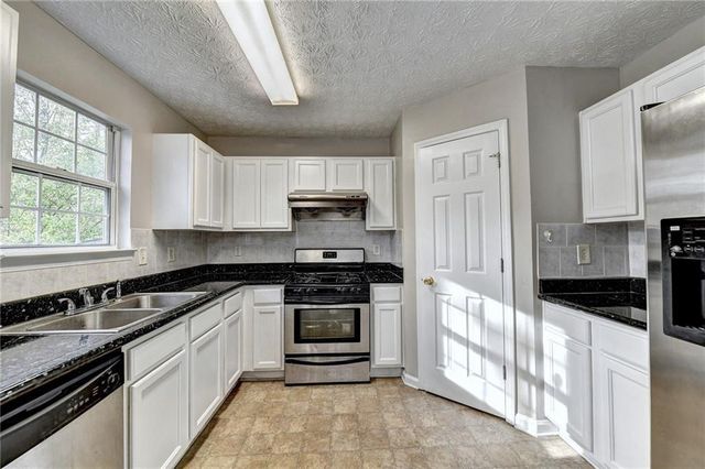 960 Melrose Park Place, Lawrenceville, GA 30044