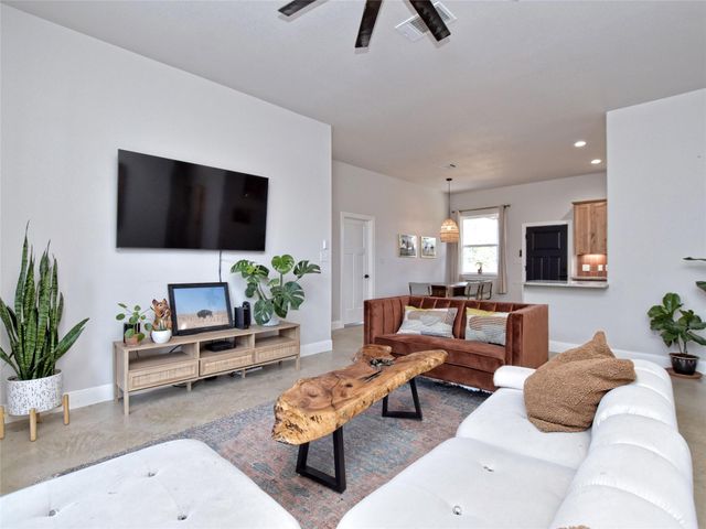 114 E Keomuku LN, Bastrop, TX 78602