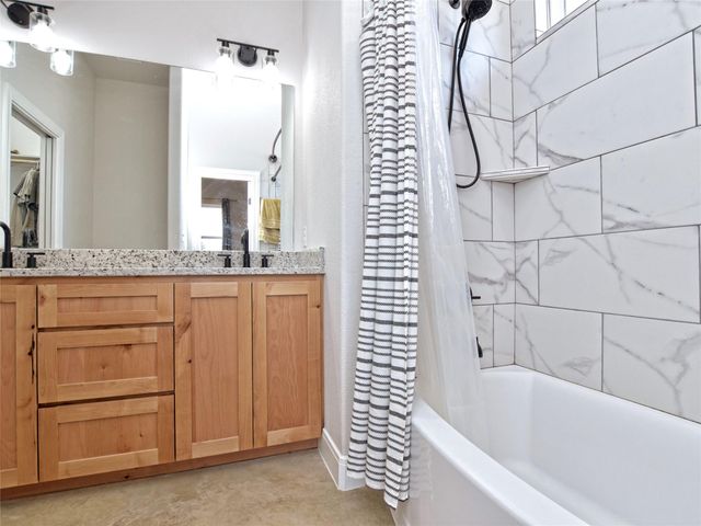 114 E Keomuku LN, Bastrop, TX 78602